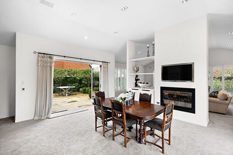 Photo of property in 4 Le Quesnoy Place, Cambridge, 3434