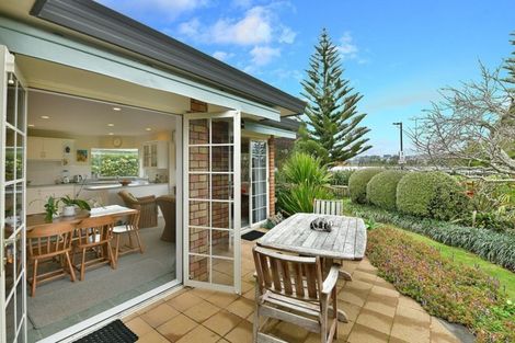 Photo of property in 28 Settlers Grove, Orewa, 0931