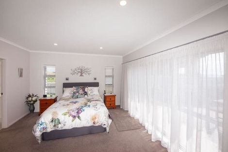 Photo of property in 20 The Fjord, Aotea, Porirua, 5024