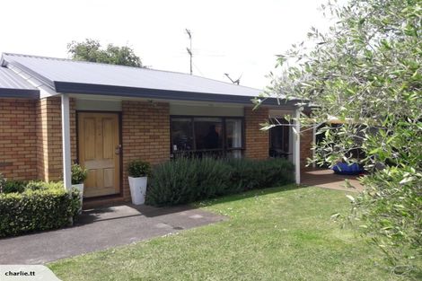 Photo of property in 10 Gardone Terrace, Conifer Grove, Takanini, 2112