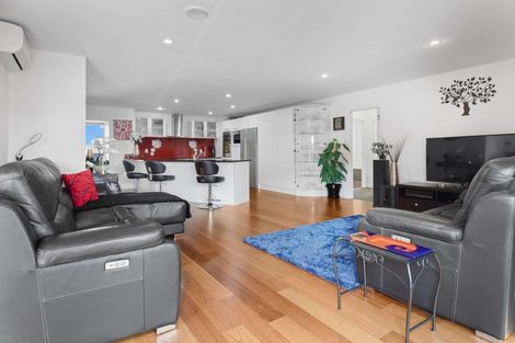 Photo of property in 35 Hamon Place, Pukehangi, Rotorua, 3015