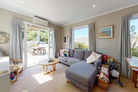 Photo of property in 140 Severn Street, Island Bay, Wellington, 6023