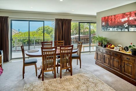 Photo of property in 21 View Road, Titahi Bay, Porirua, 5022