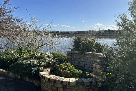 Photo of property in 220 Great South Road, Huntly, 3700