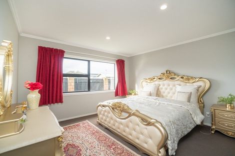 Photo of property in 1 Angelina Way, Kelvin Grove, Palmerston North, 4414
