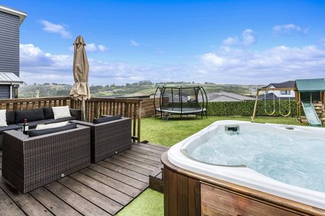 Photo of property in 25 Cavalli Road, Long Bay, Auckland, 0630