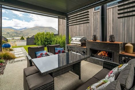 Photo of property in 35 Double Cone Road, Jacks Point, Queenstown, 9371