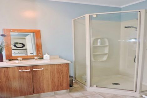 Photo of property in 21a Mexted Terrace, Tawa, Wellington, 5028