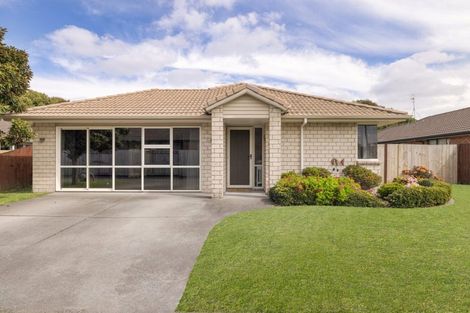 Photo of property in 33 Seabreeze Place, Papamoa Beach, Papamoa, 3118