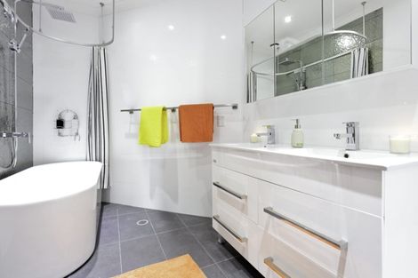 Photo of property in The Nautilus Apartments, 6a/18 Hobson Street, Auckland Central, Auckland, 1010