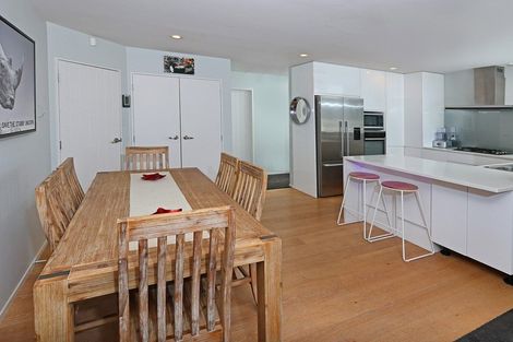 Photo of property in 7 Nirmal Place, Sunnyvale, Auckland, 0612