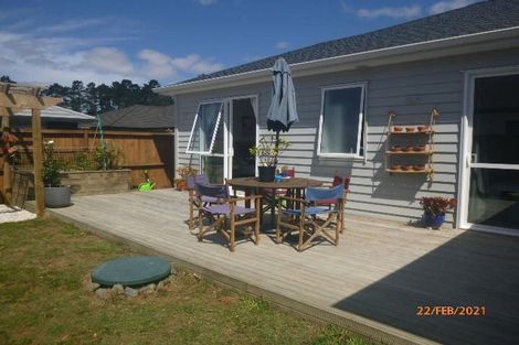 Photo of property in 16 Ropere Street, Kumeu, 0810