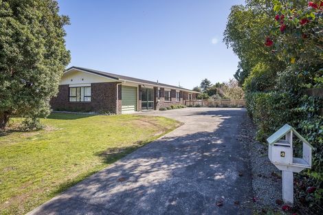 Photo of property in 4 Graham Grove, Waikanae, 5036