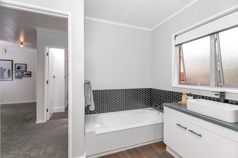 Photo of property in 7 Hooker Avenue, Chedworth, Hamilton, 3210