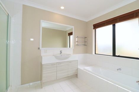 Photo of property in 33 Annalong Road, Dannemora, Auckland, 2016