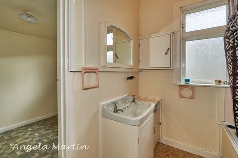 Photo of property in 34 Shamrock Street, Takaro, Palmerston North, 4412