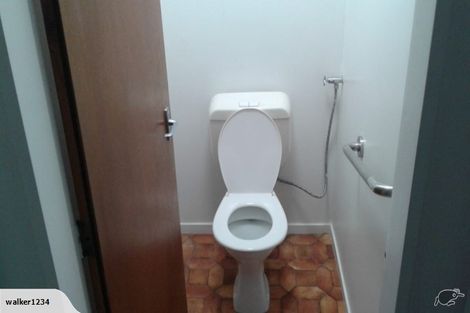 Photo of property in 154 Akaroa Drive, Maupuia, Wellington, 6022