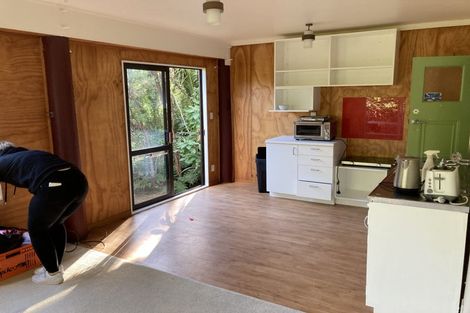 Photo of property in 89 Glenesk Road, Piha, New Lynn, 0772