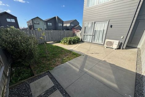 Photo of property in 10 Rauriki Lane, Rosehill, Papakura, 2113