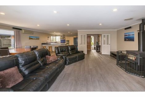 Photo of property in 16 Camleigh Close, Kaiapoi, 7630