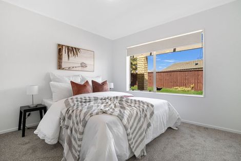 Photo of property in 20 Horlicks Place, Randwick Park, Auckland, 2105