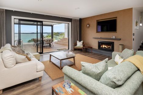 Photo of property in 26 Estuary Views, Shelly Park, Auckland, 2014