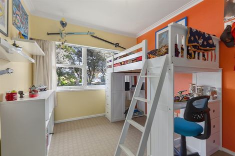 Photo of property in 10 Whiteacres Drive, Sunnyhills, Auckland, 2010