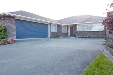 Photo of property in 4 Royal Oak Drive, Kelvin Grove, Palmerston North, 4414