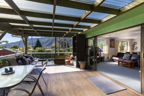 Photo of property in 14 Huia Street, Waikawa, Picton, 7220