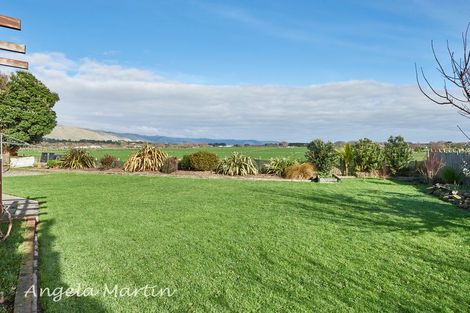 Photo of property in 39 Tokomaru Road, Tokomaru, Palmerston North, 4474