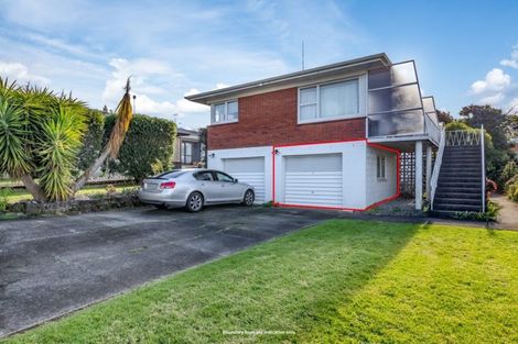 Photo of property in 2/30 Portadown Avenue, Pakuranga Heights, Auckland, 2010