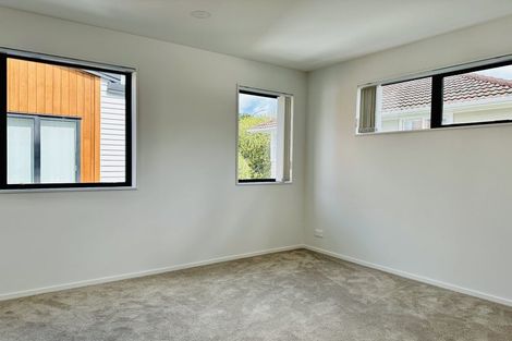 Photo of property in 23c Crystal Avenue, Glendene, Auckland, 0602