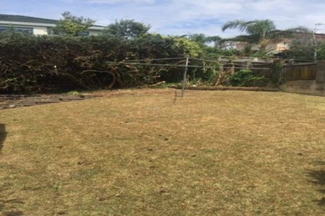 Photo of property in 2 Kingussie Place, Highland Park, Auckland, 2010