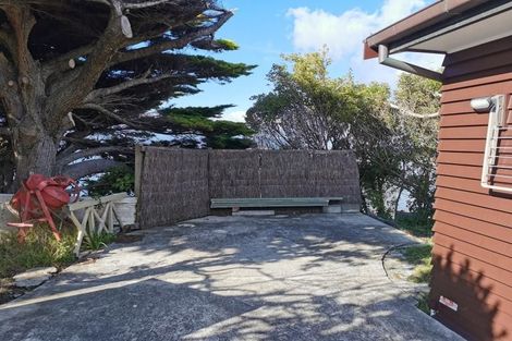 Photo of property in 92 Nicholson Road, Khandallah, Wellington, 6035