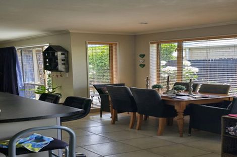 Photo of property in 15a Seadown Crescent, Amberley, 7410