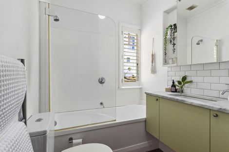 Photo of property in 34 Connaught Terrace, Brooklyn, Wellington, 6021