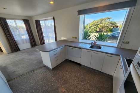 Photo of property in 2/7 Orlando Crescent, Waimairi Beach, Christchurch, 8083