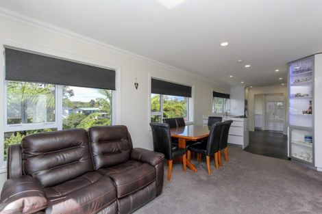 Photo of property in 7a Caledonia Place, Highlands Park, New Plymouth, 4312
