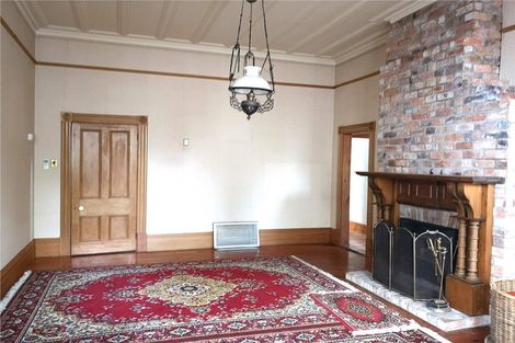 Photo of property in 5 Queen Street, Northcote Point, Auckland, 0627