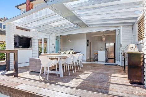 Photo of property in 16 Hinau Street, Woburn, Lower Hutt, 5010