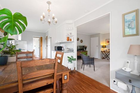 Photo of property in 9 Loasby Place, Greytown, 5712