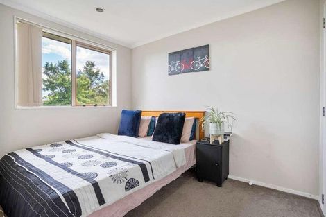 Photo of property in 12 Scotts Field Drive, Takanini, 2112