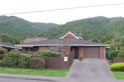 Photo of property in 29 Winara Avenue, Waikanae, 5036