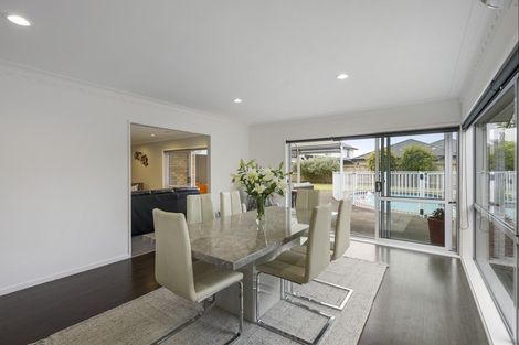 Photo of property in 21 Perotti Place, Conifer Grove, Takanini, 2112