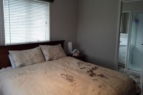 Photo of property in 24a Taylor Terrace, Tawa, Wellington, 5028