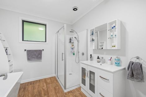 Photo of property in 176 Seaward Road, Edendale, 9825