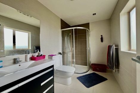 Photo of property in 76 Laurel Oak Drive, Schnapper Rock, Auckland, 0632