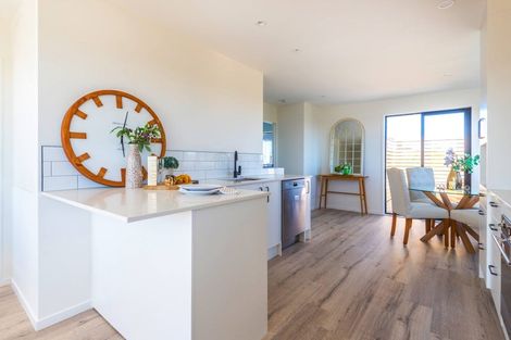 Photo of property in 19f Bradbury Road, Botany Downs, Auckland, 2010