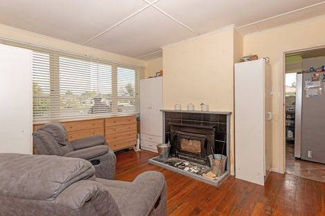 Photo of property in 35 Monkhouse Street, Tolaga Bay, 4077