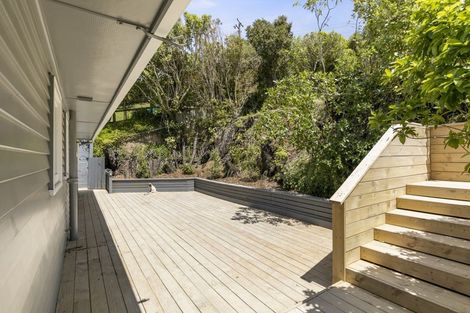 Photo of property in 138 Miromiro Road, Normandale, Lower Hutt, 5010